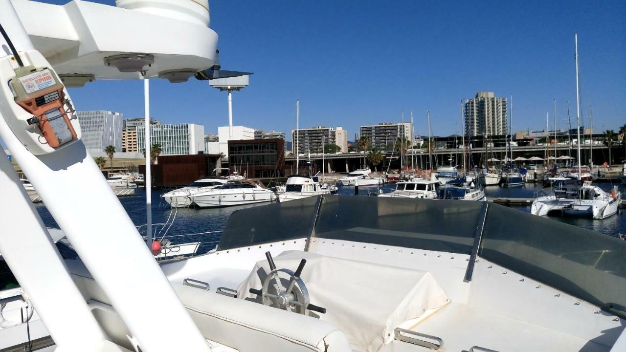 Hotel Your Own Private Yacht Sant Adria de Besos Exterior foto